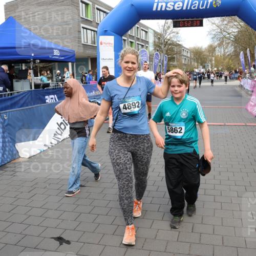 12.04.2026 - 45. Internationalen Wilhelmsburger Insellauf Strokosch-Dieckow http://msf.ph/oto/9453973 12.04.2026 13:05:38 Ziel 5752, 3817 meine-sportfotos.de