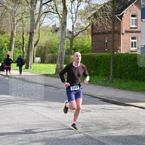 12.04.2026 - 45. Internationalen Wilhelmsburger Insellauf J. Mangold http://msf.ph/oto/9453978 12.04.2026 10:16:15 Ziel 3113, 2487, 5676 meine-sportfotos.de