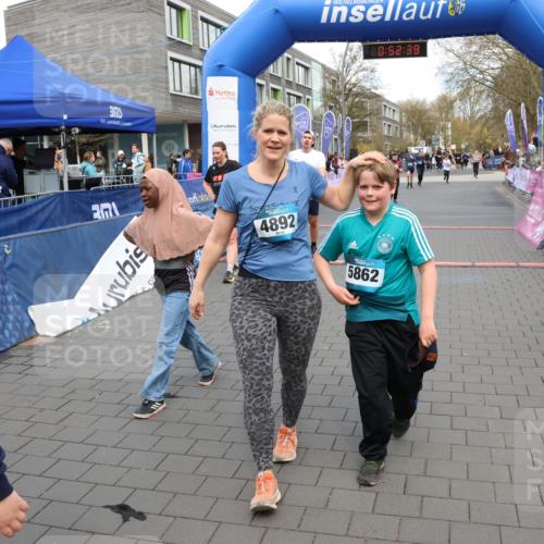 12.04.2026 - 45. Internationalen Wilhelmsburger Insellauf Strokosch-Dieckow http://msf.ph/oto/9453979 12.04.2026 13:05:38 Ziel 5752, 3817 meine-sportfotos.de