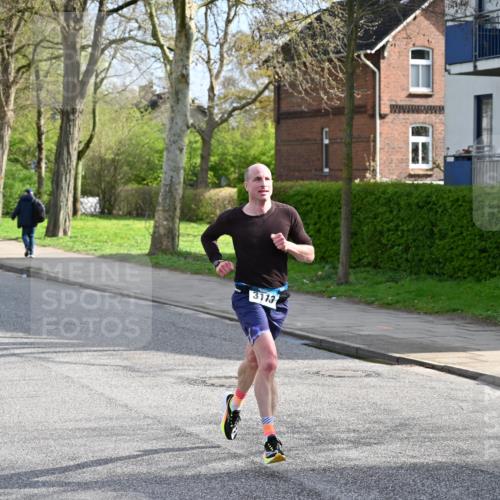 12.04.2026 - 45. Internationalen Wilhelmsburger Insellauf J. Mangold http://msf.ph/oto/9453983 12.04.2026 10:16:15 Ziel 3113, 2487, 5676 meine-sportfotos.de