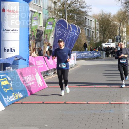 12.04.2026 - 45. Internationalen Wilhelmsburger Insellauf Strokosch-Dieckow http://msf.ph/oto/9453988 12.04.2026 10:29:01 Ziel 3141, 4883, 2979, 3585 meine-sportfotos.de