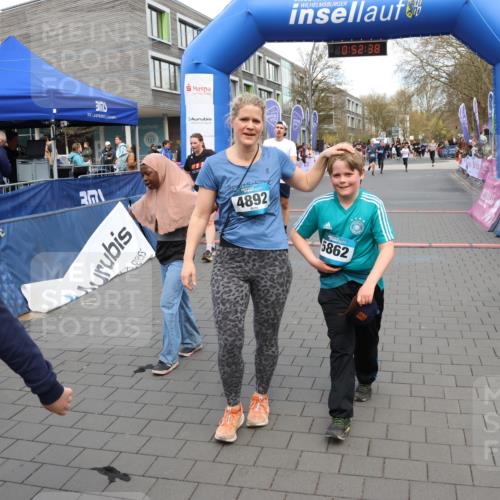 12.04.2026 - 45. Internationalen Wilhelmsburger Insellauf Strokosch-Dieckow http://msf.ph/oto/9453990 12.04.2026 13:05:38 Ziel 5752, 3817 meine-sportfotos.de