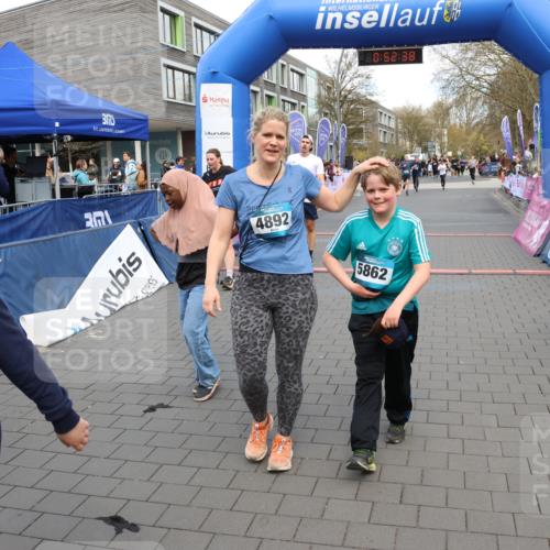 12.04.2026 - 45. Internationalen Wilhelmsburger Insellauf Strokosch-Dieckow http://msf.ph/oto/9453996 12.04.2026 13:05:38 Ziel 5752, 3817 meine-sportfotos.de