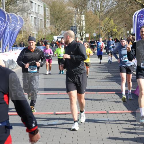 12.04.2026 - 45. Internationalen Wilhelmsburger Insellauf Strokosch-Dieckow http://msf.ph/oto/9453997 12.04.2026 10:41:07 Ziel 3171, 5832, 4680, 4262, 2485, 2883, 4501 meine-sportfotos.de