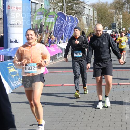 12.04.2026 - 45. Internationalen Wilhelmsburger Insellauf Strokosch-Dieckow http://msf.ph/oto/9454020 12.04.2026 10:41:08 Ziel 5832, 4680, 4262, 2485, 2883, 4501, 2633, 2634, 3090 meine-sportfotos.de