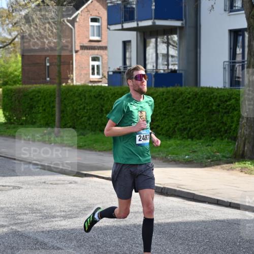 12.04.2026 - 45. Internationalen Wilhelmsburger Insellauf J. Mangold http://msf.ph/oto/9454025 12.04.2026 10:16:26 Ziel 2487, 5676, 3372 meine-sportfotos.de