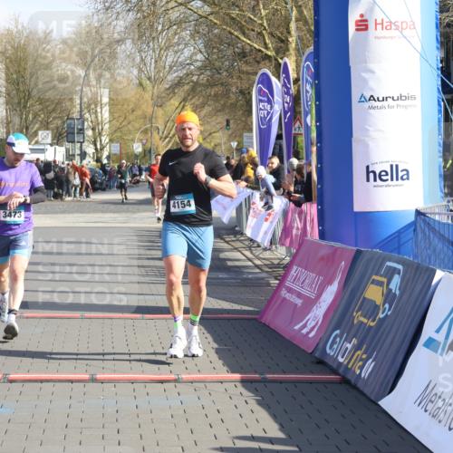 12.04.2026 - 45. Internationalen Wilhelmsburger Insellauf Strokosch-Dieckow http://msf.ph/oto/9454028 12.04.2026 10:29:06 Ziel 2979, 3585, 4154, 3473, 4075 meine-sportfotos.de
