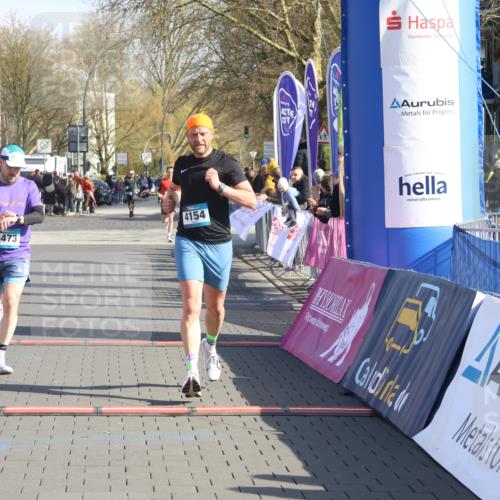 12.04.2026 - 45. Internationalen Wilhelmsburger Insellauf Strokosch-Dieckow http://msf.ph/oto/9454034 12.04.2026 10:29:06 Ziel 2979, 3585, 4154, 3473, 4075 meine-sportfotos.de