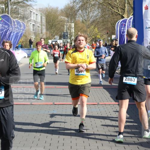 12.04.2026 - 45. Internationalen Wilhelmsburger Insellauf Strokosch-Dieckow http://msf.ph/oto/9454054 12.04.2026 10:41:12 Ziel 4501, 2633, 2634, 3090, 4649, 4655, 3987, 3381, 3380 meine-sportfotos.de