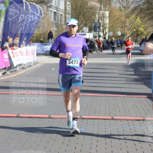 12.04.2026 - 45. Internationalen Wilhelmsburger Insellauf Strokosch-Dieckow http://msf.ph/oto/9454056 12.04.2026 10:29:07 Ziel 4154, 3473, 4075 meine-sportfotos.de