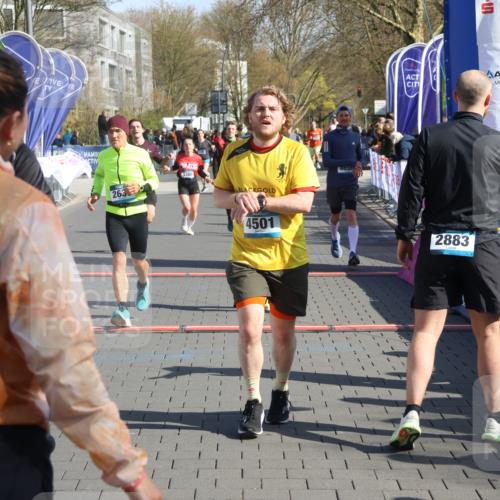 12.04.2026 - 45. Internationalen Wilhelmsburger Insellauf Strokosch-Dieckow http://msf.ph/oto/9454065 12.04.2026 10:41:12 Ziel 4501, 2633, 2634, 3090, 4649, 4655, 3987, 3381, 3380 meine-sportfotos.de