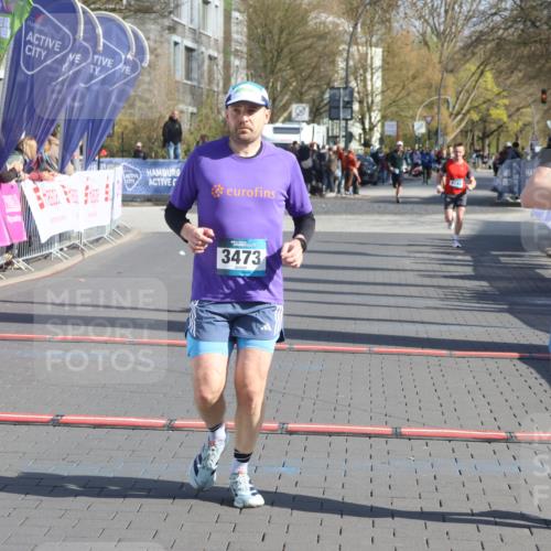 12.04.2026 - 45. Internationalen Wilhelmsburger Insellauf Strokosch-Dieckow http://msf.ph/oto/9454069 12.04.2026 10:29:08 Ziel 4154, 3473, 4075 meine-sportfotos.de