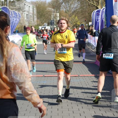 12.04.2026 - 45. Internationalen Wilhelmsburger Insellauf Strokosch-Dieckow http://msf.ph/oto/9454070 12.04.2026 10:41:12 Ziel 4501, 2633, 2634, 3090, 4649, 4655, 3987, 3381, 3380 meine-sportfotos.de
