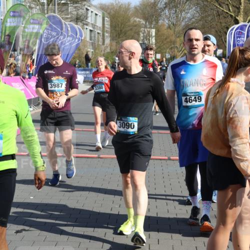 12.04.2026 - 45. Internationalen Wilhelmsburger Insellauf Strokosch-Dieckow http://msf.ph/oto/9454074 12.04.2026 10:41:15 Ziel 2633, 2634, 3090, 4649, 4655, 3987, 3381, 3380, 4180, 4980, 5408 meine-sportfotos.de