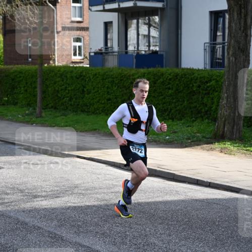 12.04.2026 - 45. Internationalen Wilhelmsburger Insellauf J. Mangold http://msf.ph/oto/9454082 12.04.2026 10:17:05 Ziel 3372, 3401, 5838, 2819, 2866 meine-sportfotos.de