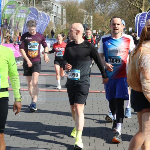 12.04.2026 - 45. Internationalen Wilhelmsburger Insellauf Strokosch-Dieckow http://msf.ph/oto/9454085 12.04.2026 10:41:15 Ziel 2633, 2634, 3090, 4649, 4655, 3987, 3381, 3380, 4180, 4980, 5408 meine-sportfotos.de