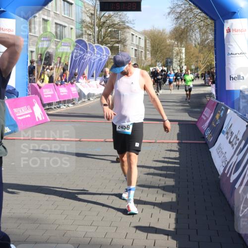 12.04.2026 - 45. Internationalen Wilhelmsburger Insellauf Strokosch-Dieckow http://msf.ph/oto/9454089 12.04.2026 10:41:28 Ziel 3534, 5281, 5247, 5299 meine-sportfotos.de