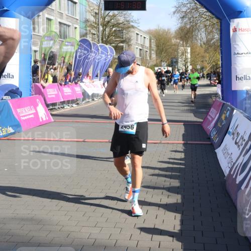 12.04.2026 - 45. Internationalen Wilhelmsburger Insellauf Strokosch-Dieckow http://msf.ph/oto/9454097 12.04.2026 10:41:28 Ziel 3534, 5281, 5247, 5299 meine-sportfotos.de