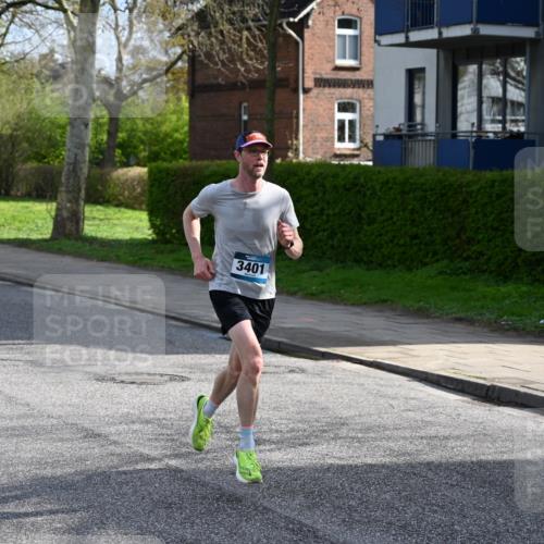 12.04.2026 - 45. Internationalen Wilhelmsburger Insellauf J. Mangold http://msf.ph/oto/9454116 12.04.2026 10:17:12 Ziel 3401, 5838, 2819, 2866, 2866, 4205, 3682, 4475 meine-sportfotos.de