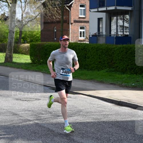 12.04.2026 - 45. Internationalen Wilhelmsburger Insellauf J. Mangold http://msf.ph/oto/9454118 12.04.2026 10:17:12 Ziel 3401, 5838, 2819, 2866, 2866, 4205, 3682, 4475 meine-sportfotos.de