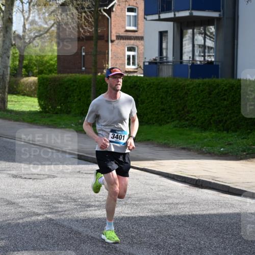 12.04.2026 - 45. Internationalen Wilhelmsburger Insellauf J. Mangold http://msf.ph/oto/9454121 12.04.2026 10:17:13 Ziel 3401, 5838, 2819, 2866, 4205, 3682, 4475 meine-sportfotos.de