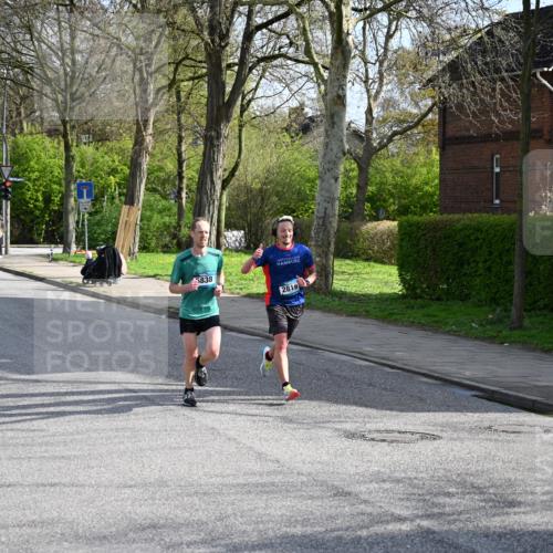 12.04.2026 - 45. Internationalen Wilhelmsburger Insellauf J. Mangold http://msf.ph/oto/9454131 12.04.2026 10:17:15 Ziel 3401, 5838, 2819, 2866, 4205, 3682, 4475 meine-sportfotos.de