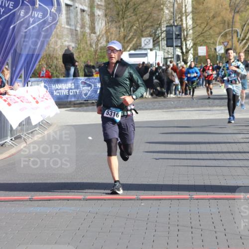 12.04.2026 - 45. Internationalen Wilhelmsburger Insellauf Strokosch-Dieckow http://msf.ph/oto/9454132 12.04.2026 10:29:19 Ziel 5316 meine-sportfotos.de