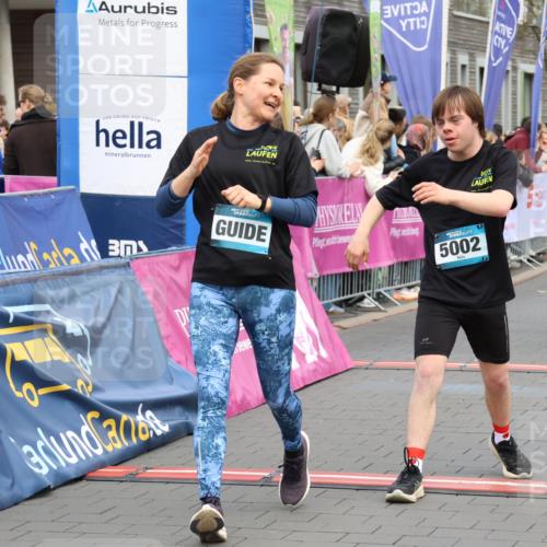 12.04.2026 - 45. Internationalen Wilhelmsburger Insellauf Strokosch-Dieckow http://msf.ph/oto/9454140 12.04.2026 13:05:24 Ziel 5002, 5427, 4610 meine-sportfotos.de