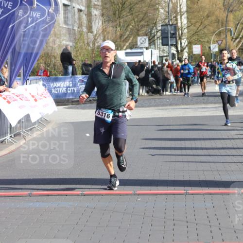 12.04.2026 - 45. Internationalen Wilhelmsburger Insellauf Strokosch-Dieckow http://msf.ph/oto/9454143 12.04.2026 10:29:19 Ziel 5316 meine-sportfotos.de