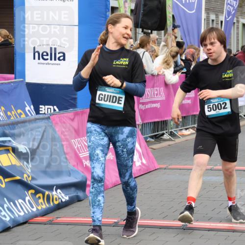 12.04.2026 - 45. Internationalen Wilhelmsburger Insellauf Strokosch-Dieckow http://msf.ph/oto/9454145 12.04.2026 13:05:24 Ziel 5002, 5427, 4610 meine-sportfotos.de