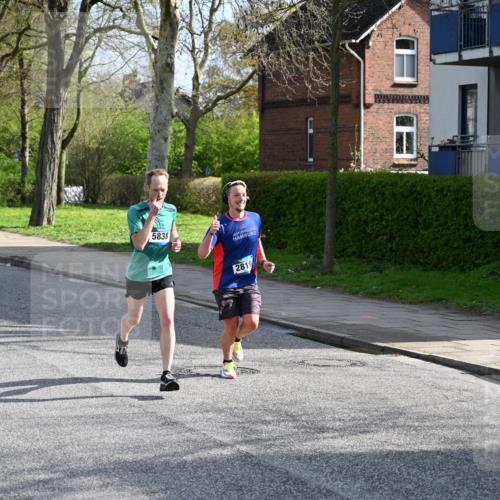12.04.2026 - 45. Internationalen Wilhelmsburger Insellauf J. Mangold http://msf.ph/oto/9454153 12.04.2026 10:17:16 Ziel 3401, 5838, 2819, 2866, 4205, 3682, 4475 meine-sportfotos.de