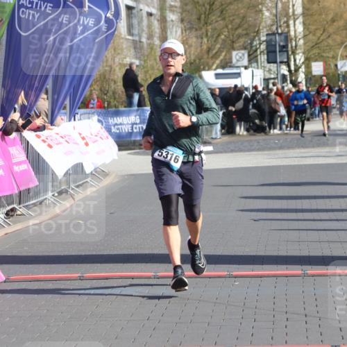 12.04.2026 - 45. Internationalen Wilhelmsburger Insellauf Strokosch-Dieckow http://msf.ph/oto/9454156 12.04.2026 10:29:19 Ziel 5316 meine-sportfotos.de