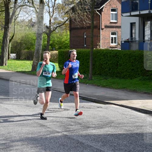 12.04.2026 - 45. Internationalen Wilhelmsburger Insellauf J. Mangold http://msf.ph/oto/9454157 12.04.2026 10:17:16 Ziel 3401, 5838, 2819, 2866, 4205, 3682, 4475 meine-sportfotos.de