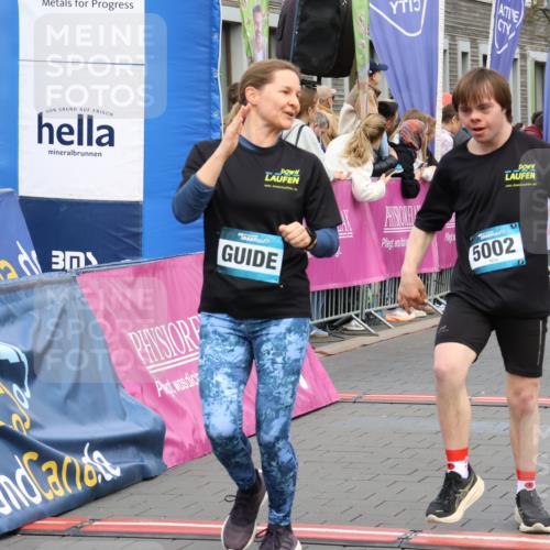 12.04.2026 - 45. Internationalen Wilhelmsburger Insellauf Strokosch-Dieckow http://msf.ph/oto/9454158 12.04.2026 13:05:24 Ziel 5002, 5427, 4610 meine-sportfotos.de