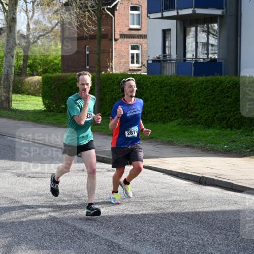 12.04.2026 - 45. Internationalen Wilhelmsburger Insellauf J. Mangold http://msf.ph/oto/9454164 12.04.2026 10:17:16 Ziel 3401, 5838, 2819, 2866, 4205, 3682, 4475 meine-sportfotos.de