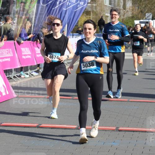 12.04.2026 - 45. Internationalen Wilhelmsburger Insellauf Strokosch-Dieckow http://msf.ph/oto/9454170 12.04.2026 10:41:51 Ziel 4295, 5038, 4674, 5034, 3861 meine-sportfotos.de
