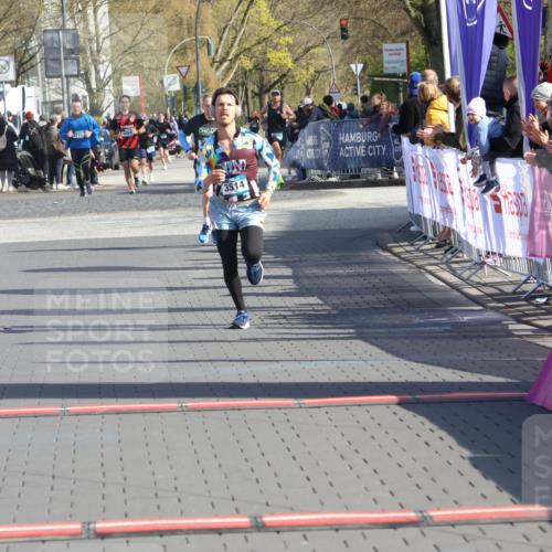 12.04.2026 - 45. Internationalen Wilhelmsburger Insellauf Strokosch-Dieckow http://msf.ph/oto/9454176 12.04.2026 10:29:21 Ziel 5316, 3514 meine-sportfotos.de