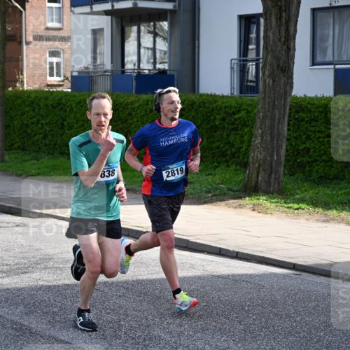 12.04.2026 - 45. Internationalen Wilhelmsburger Insellauf J. Mangold http://msf.ph/oto/9454180 12.04.2026 10:17:17 Ziel 3401, 5838, 2819, 2866, 4205, 3682, 4475 meine-sportfotos.de