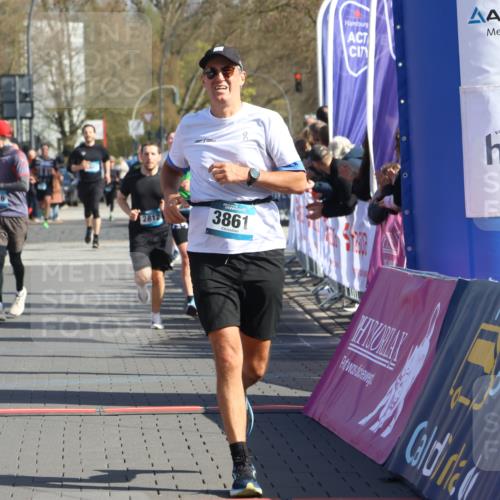 12.04.2026 - 45. Internationalen Wilhelmsburger Insellauf Strokosch-Dieckow http://msf.ph/oto/9454196 12.04.2026 10:41:55 Ziel 4674, 5034, 3861, 5545, 2812 meine-sportfotos.de