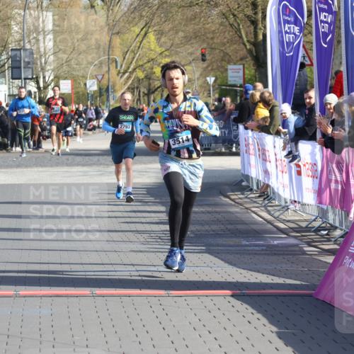 12.04.2026 - 45. Internationalen Wilhelmsburger Insellauf Strokosch-Dieckow http://msf.ph/oto/9454197 12.04.2026 10:29:22 Ziel 5316, 3514 meine-sportfotos.de