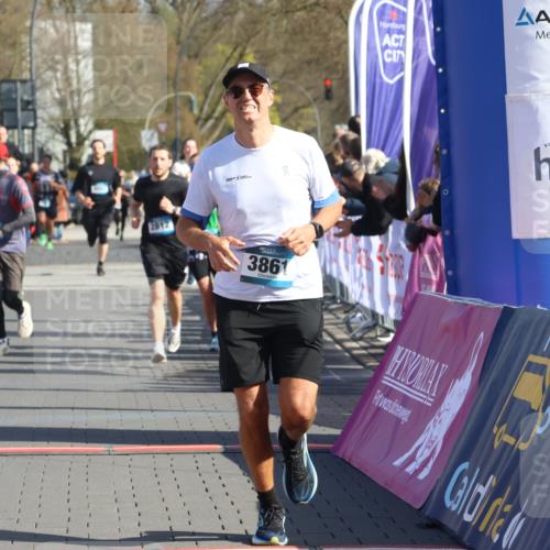 12.04.2026 - 45. Internationalen Wilhelmsburger Insellauf Strokosch-Dieckow http://msf.ph/oto/9454204 12.04.2026 10:41:55 Ziel 4674, 5034, 3861, 5545, 2812 meine-sportfotos.de