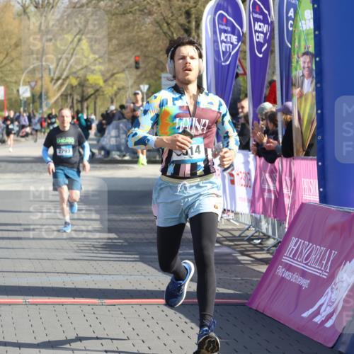 12.04.2026 - 45. Internationalen Wilhelmsburger Insellauf Strokosch-Dieckow http://msf.ph/oto/9454207 12.04.2026 10:29:23 Ziel 5316, 3514 meine-sportfotos.de
