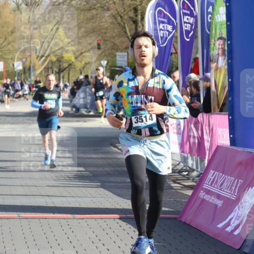 12.04.2026 - 45. Internationalen Wilhelmsburger Insellauf Strokosch-Dieckow http://msf.ph/oto/9454220 12.04.2026 10:29:23 Ziel 5316, 3514 meine-sportfotos.de