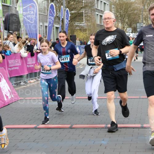 12.04.2026 - 45. Internationalen Wilhelmsburger Insellauf Strokosch-Dieckow http://msf.ph/oto/9454229 12.04.2026 13:05:15 Ziel 5864, 3964, 2891, 4314, 5096, 5808, 5477, 3068, 5144 meine-sportfotos.de