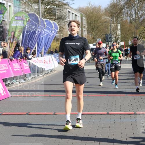 12.04.2026 - 45. Internationalen Wilhelmsburger Insellauf Strokosch-Dieckow http://msf.ph/oto/9454237 12.04.2026 10:41:58 Ziel 3861, 5545, 2812, 5270, 5416 meine-sportfotos.de