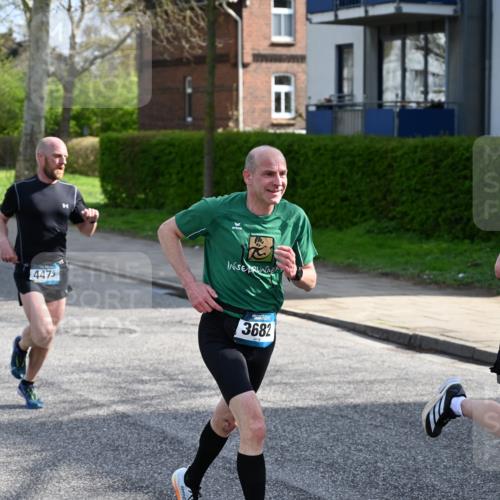 12.04.2026 - 45. Internationalen Wilhelmsburger Insellauf J. Mangold http://msf.ph/oto/9454238 12.04.2026 10:17:52 Ziel 4205, 3682, 4475, 3262, 5554 meine-sportfotos.de
