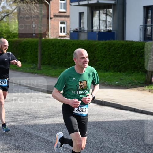 12.04.2026 - 45. Internationalen Wilhelmsburger Insellauf J. Mangold http://msf.ph/oto/9454244 12.04.2026 10:17:52 Ziel 4205, 3682, 4475, 3262, 5554 meine-sportfotos.de