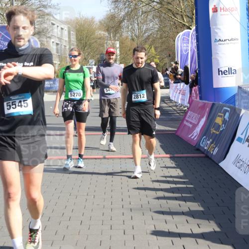 12.04.2026 - 45. Internationalen Wilhelmsburger Insellauf Strokosch-Dieckow http://msf.ph/oto/9454247 12.04.2026 10:42:01 Ziel 2812, 5270, 5416, 4963, 3831, 4602, 4667, 3229 meine-sportfotos.de