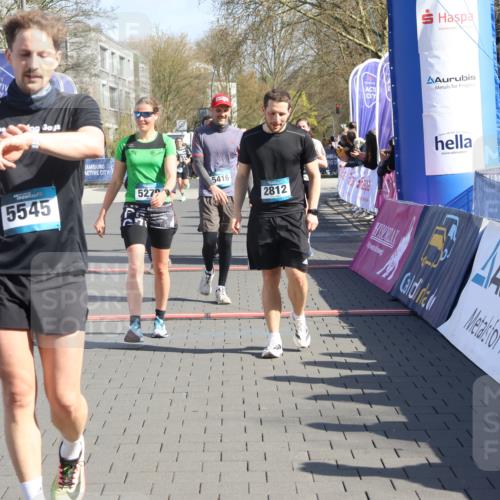 12.04.2026 - 45. Internationalen Wilhelmsburger Insellauf Strokosch-Dieckow http://msf.ph/oto/9454253 12.04.2026 10:42:02 Ziel 2812, 5270, 5416, 4963, 3831, 4602, 4667, 3229 meine-sportfotos.de
