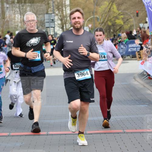 12.04.2026 - 45. Internationalen Wilhelmsburger Insellauf Strokosch-Dieckow http://msf.ph/oto/9454257 12.04.2026 13:05:13 Ziel 5864, 3964, 2891, 4314, 5096, 5808, 5477, 3068 meine-sportfotos.de